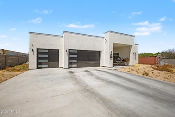 744 Desert Ln, Phoenix, AZ 85042
