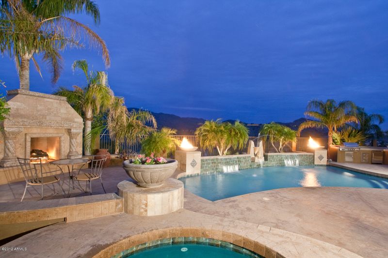 744 E Windmere Dr, Phoenix, AZ 85048