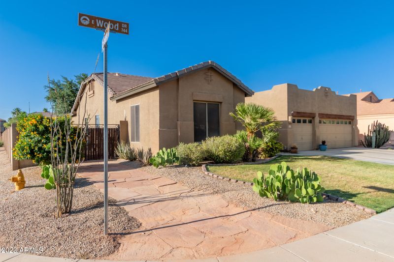 744 E Wood Dr, Chandler, AZ 85249