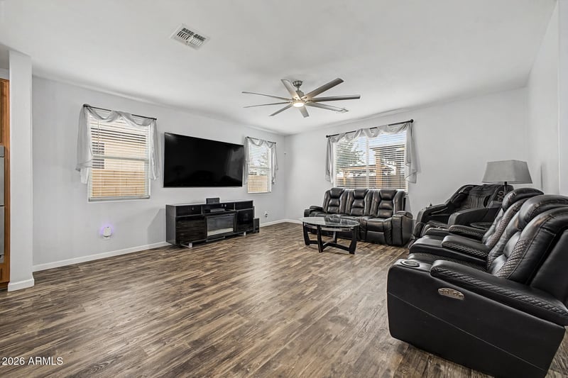 744 Desert Hollow Dr, San Tan Valley, AZ 85143