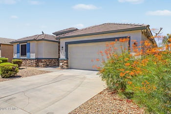 744 W Desert Hollow Dr, San Tan Valley, AZ 85143