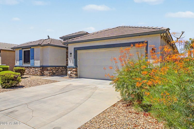 744 Desert Hollow Dr, San Tan Valley, AZ 85143