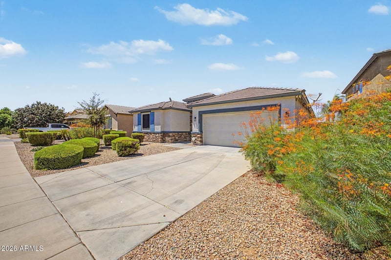 744 Desert Hollow Dr, San Tan Valley, AZ 85143