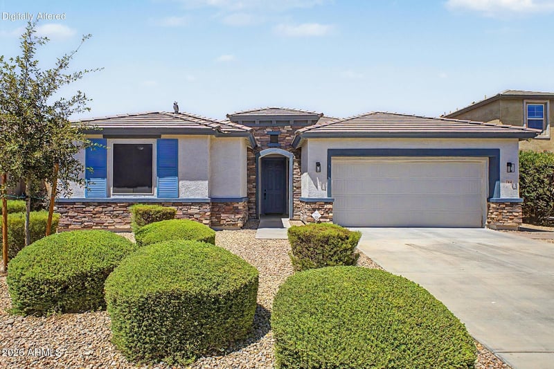 744 Desert Hollow Dr, San Tan Valley, AZ 85143