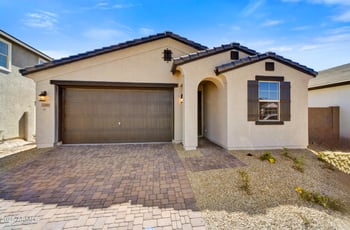7442 Rose Ln, Glendale, AZ 85303