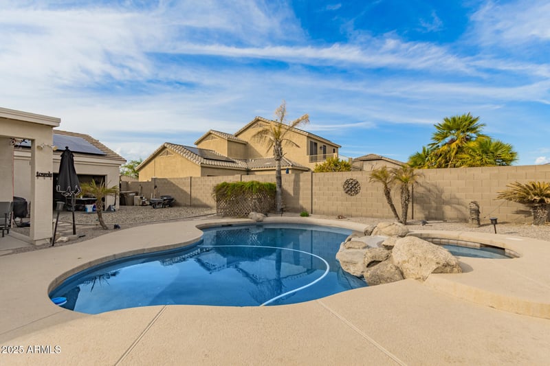 7449 Honeysuckle Dr, Peoria, AZ 85383