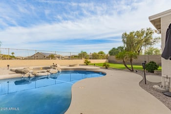 7449 Honeysuckle Dr, Peoria, AZ 85383