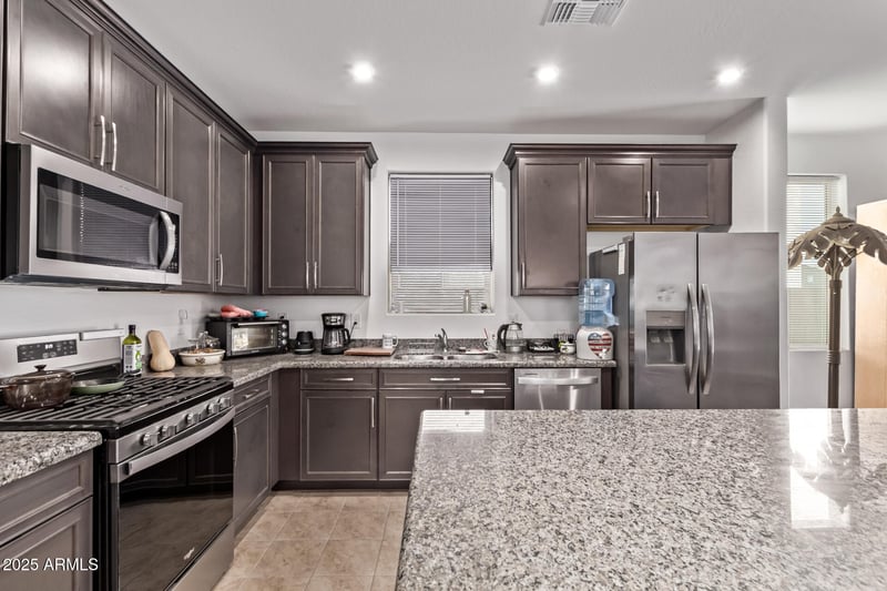7449 Peck Dr, Glendale, AZ 85303