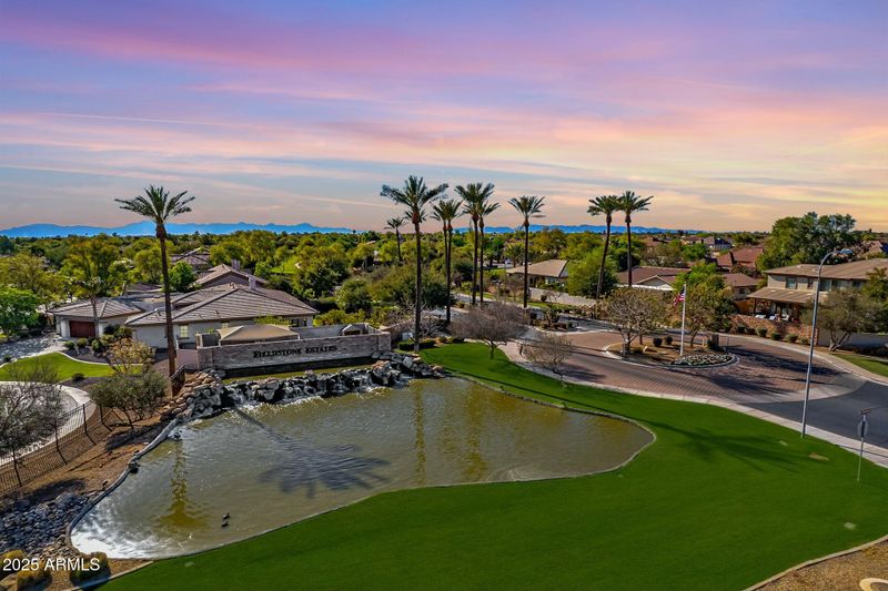745 E County Down Dr, Chandler, AZ 85249