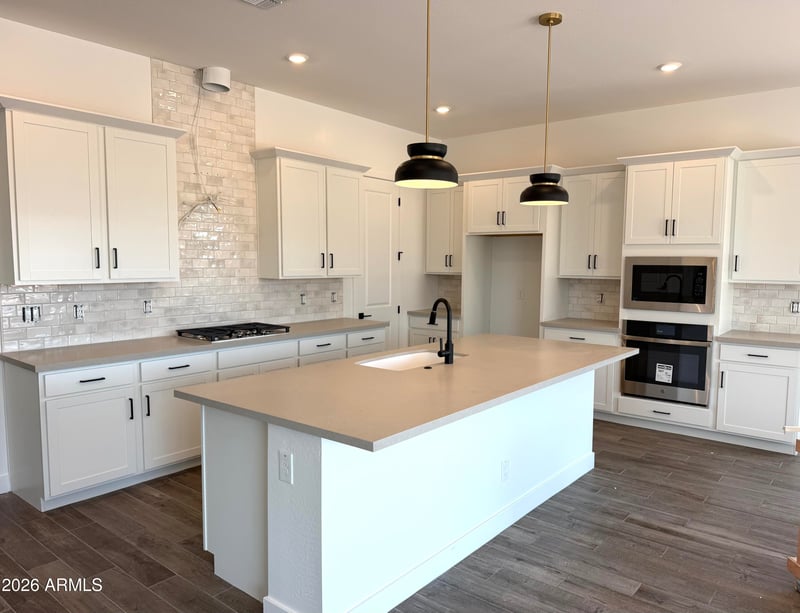 745 W Kingbird Dr, Queen Creek, AZ 85140