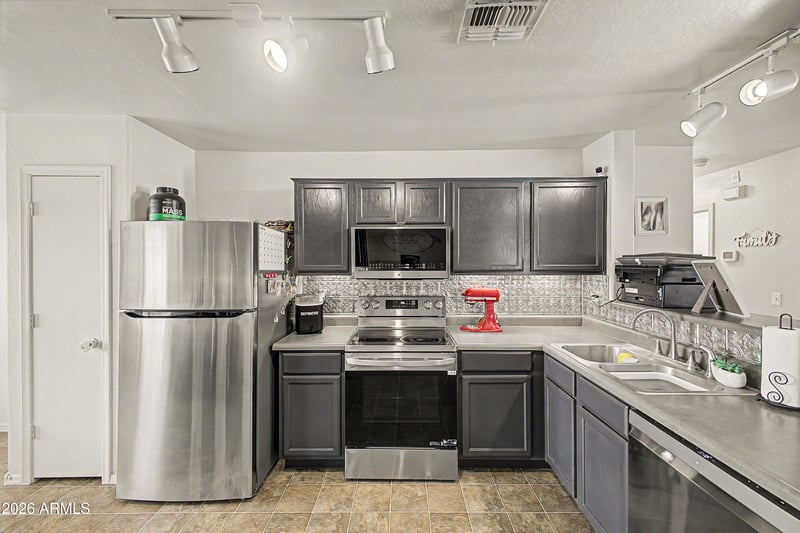 7453 Skylark Ln, Buckeye, AZ 85326