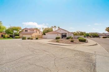 7457 W Tonopah Dr, Glendale, AZ 85308