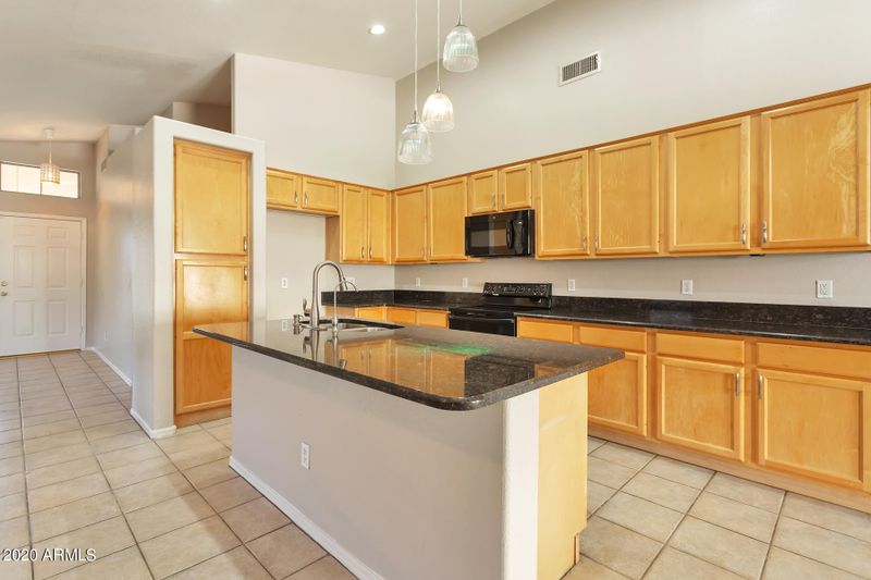 7458 W Mohawk Ln, Glendale, AZ 85308