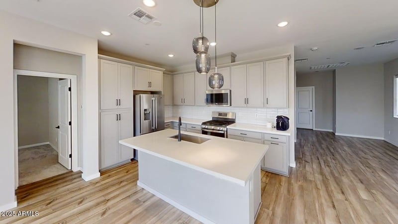 746 Doral Ave #201, Gilbert, AZ 85297