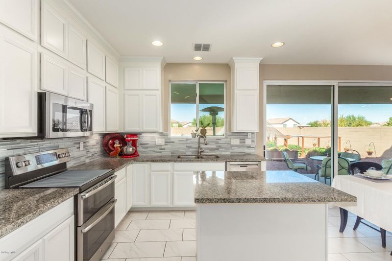 746 E Gary Ln, Phoenix, AZ 85042