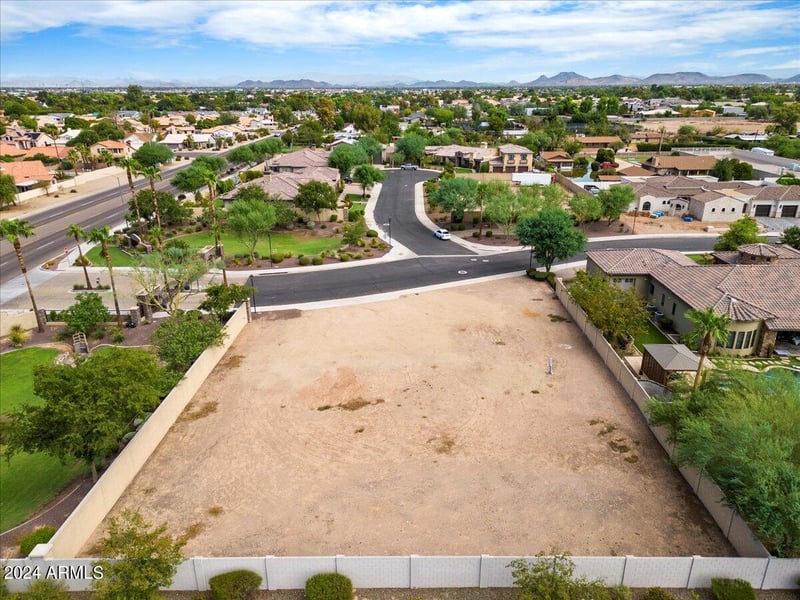 7465 Calavar Rd #1, Peoria, AZ 85381