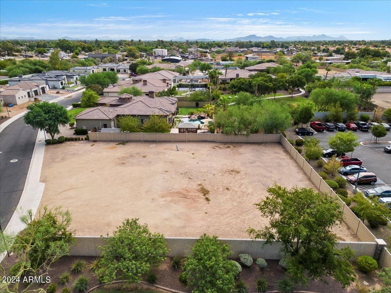 7465 Calavar Rd #1, Peoria, AZ 85381