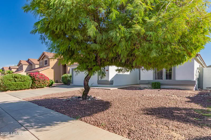 7469 Monona Dr, Glendale, AZ 85308