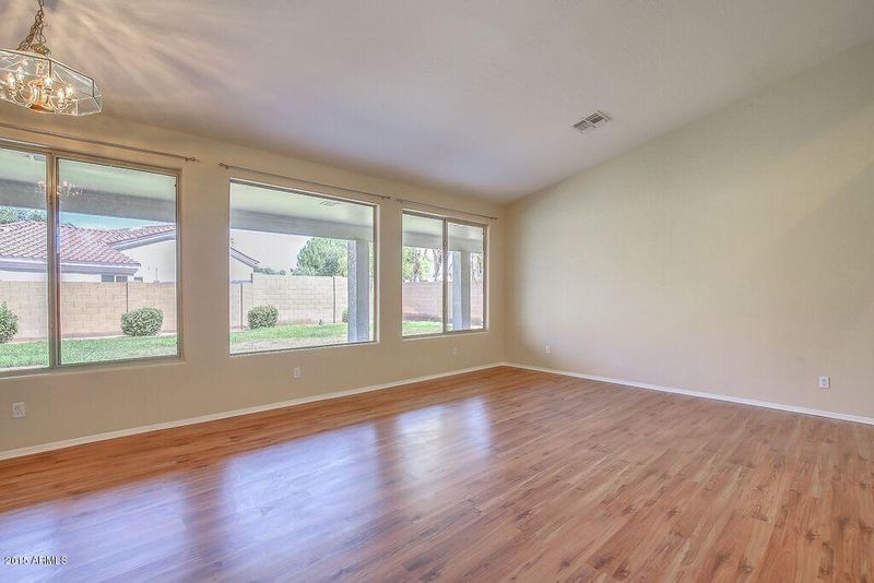 748 W Johnson Dr, Gilbert, AZ 85233