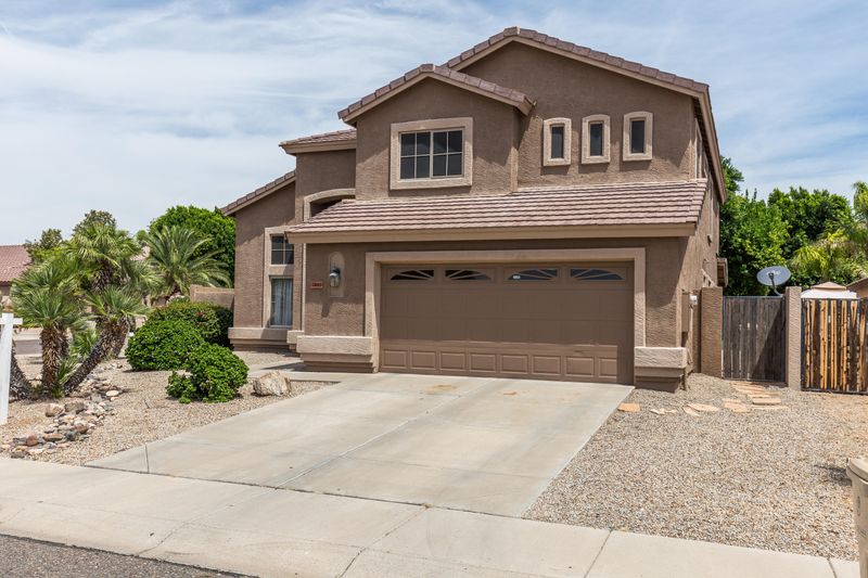 7480 W Potter Dr, Glendale, AZ 85308