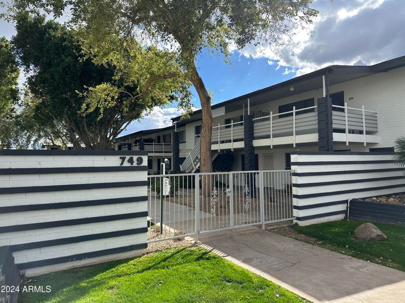 749 E Montebello Ave #118, Phoenix, AZ 85014