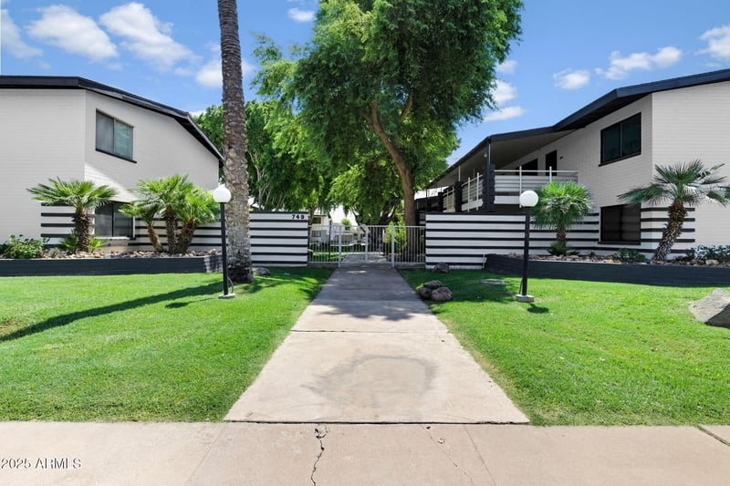 749 E Montebello Ave #127, Phoenix, AZ 85014