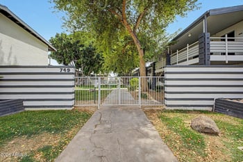 749 Montebello Ave #128, Phoenix, AZ 85014