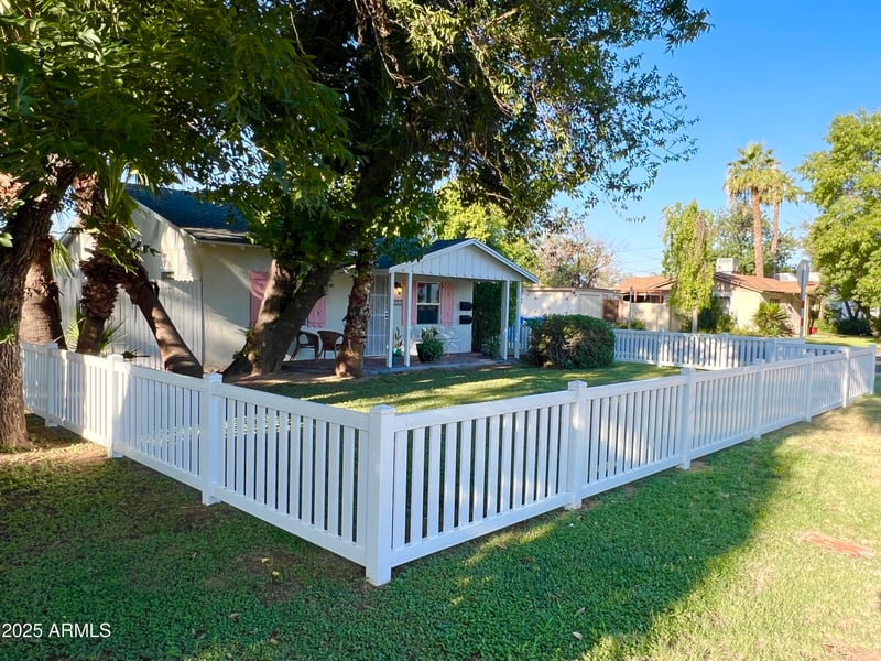 749 Mackenzie Dr, Phoenix, AZ 85013