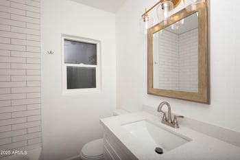749 Mackenzie Dr, Phoenix, AZ 85013