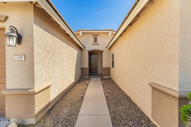 749 Reeves Ave, San Tan Valley, AZ 85140