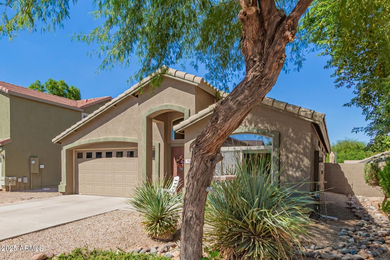 750 Mesquite Tree Ln, San Tan Valley, AZ 85143