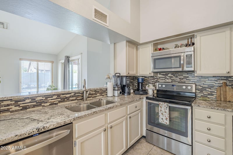 751 Saragosa St, Chandler, AZ 85225