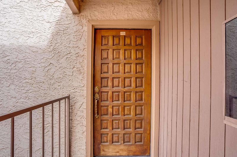 7510 E Thomas Rd #220, Scottsdale, AZ 85251