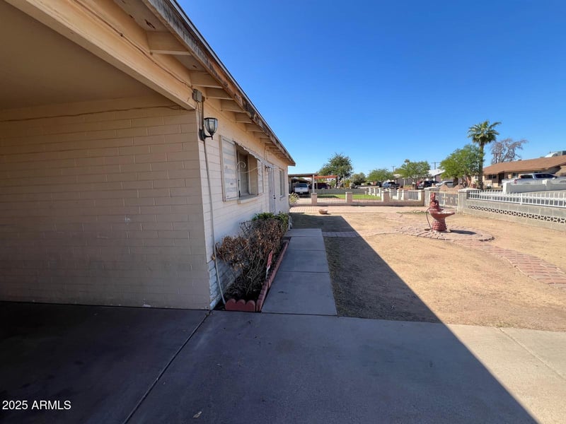 7511 Clarendon Ave, Phoenix, AZ 85033