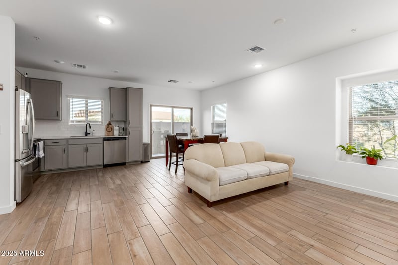 7512 Darrow St, Laveen, AZ 85339