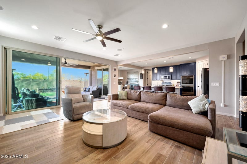 7512 Warner St, Phoenix, AZ 85043