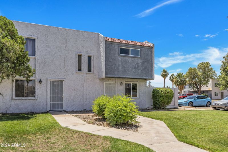 7515 N 47th Dr, Glendale, AZ 85301