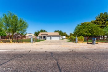 7517 Perryville Rd, Waddell, AZ 85355