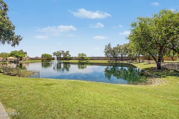 7518 Kerry Ln, Glendale, AZ 85308