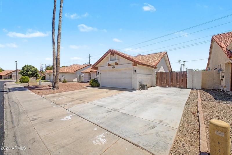 7519 Mcrae Way, Glendale, AZ 85308