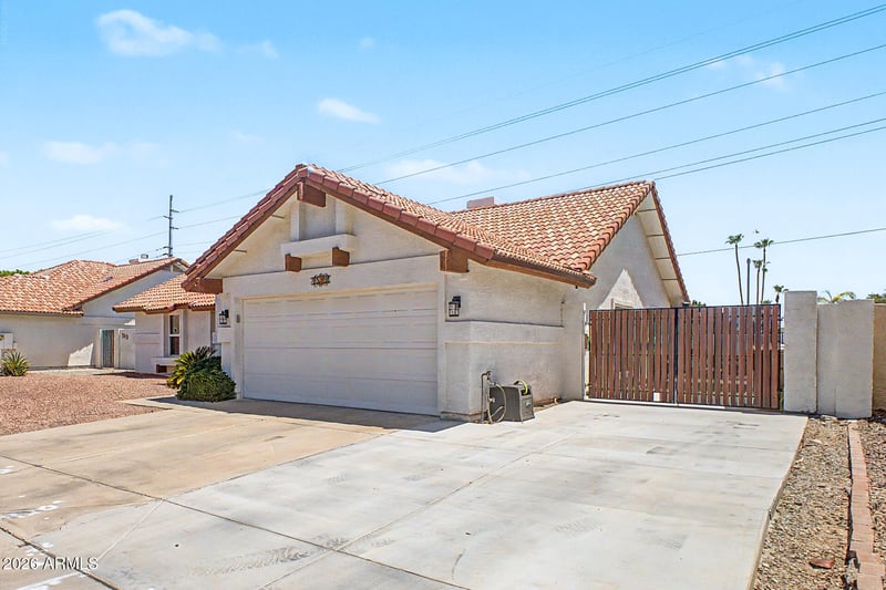 7519 Mcrae Way, Glendale, AZ 85308