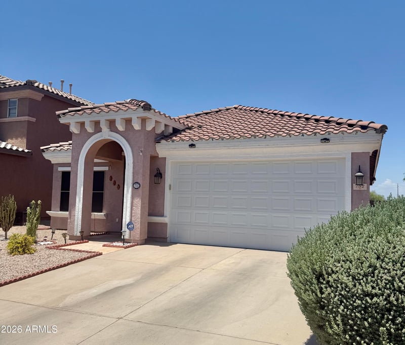 752 Cowboy Cove Trl, San Tan Valley, AZ 85143