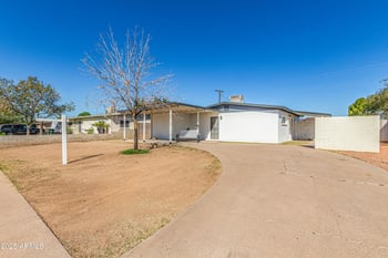 7520 Crittenden Ln, Phoenix, AZ 85033