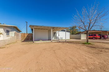 7520 Crittenden Ln, Phoenix, AZ 85033