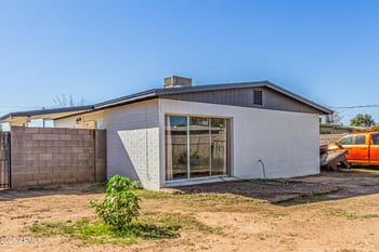 7520 Crittenden Ln, Phoenix, AZ 85033