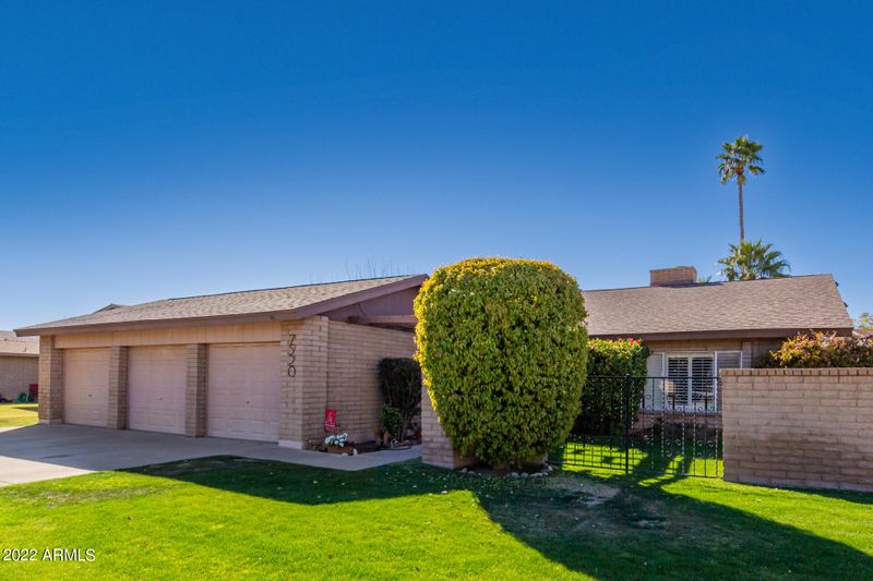 7520 N 46th Dr, Glendale, AZ 85301