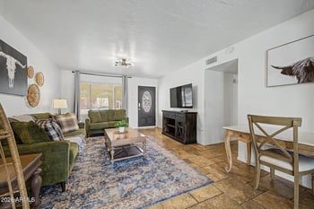 7521 Princess Dr, Mesa, AZ 85207