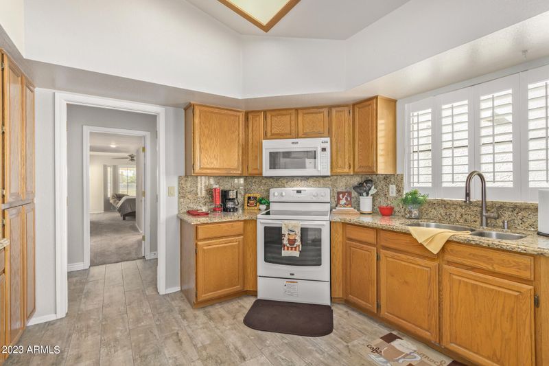 7523 W Sequoia Dr, Glendale, AZ 85308