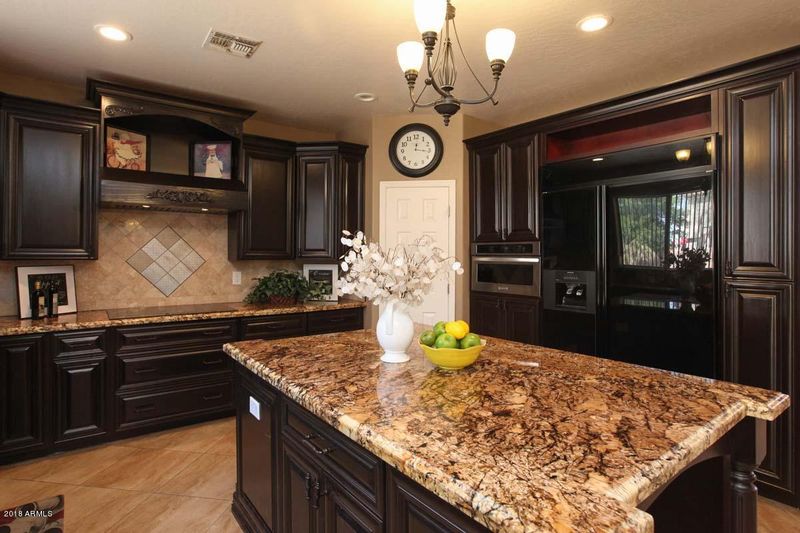 7526 W Eugie Ave, Peoria, AZ 85381