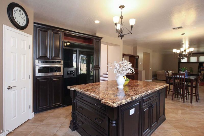 7526 W Eugie Ave, Peoria, AZ 85381